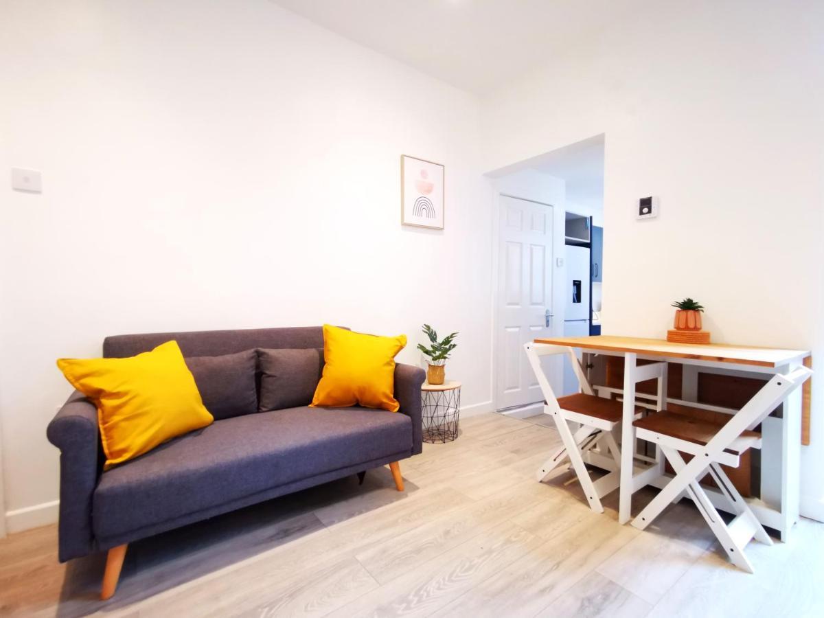 Spacious Townhouse 5 Mins To Centre With Free Parking Holiday home