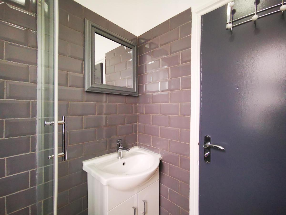 Spacious Townhouse 5 Mins To Centre With Free Parking * Liverpool