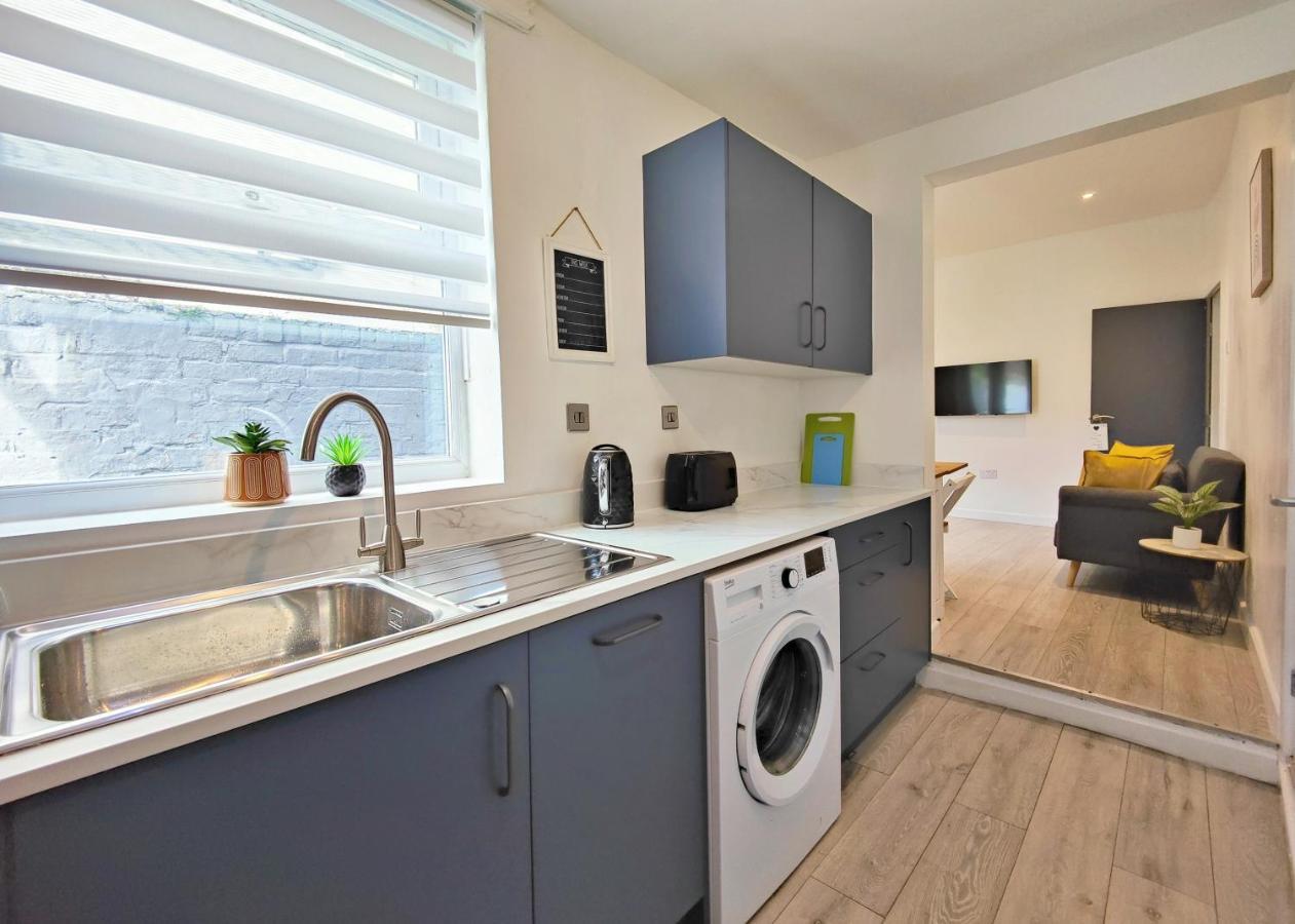 Spacious Townhouse 5 Mins To Centre With Free Parking Holiday home Liverpool